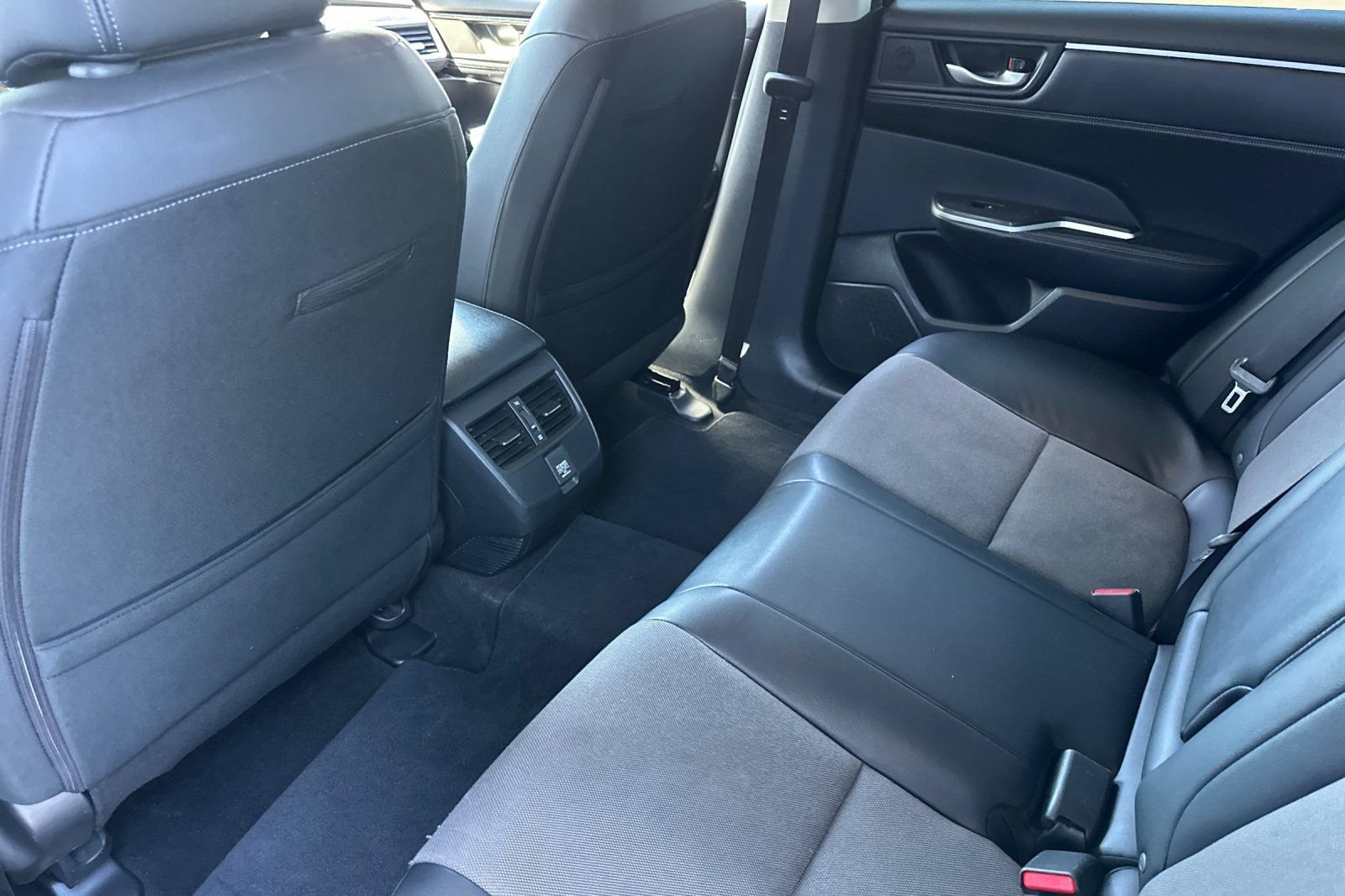 Used 2019 Honda Clarity Plug-In Hybrid image 16