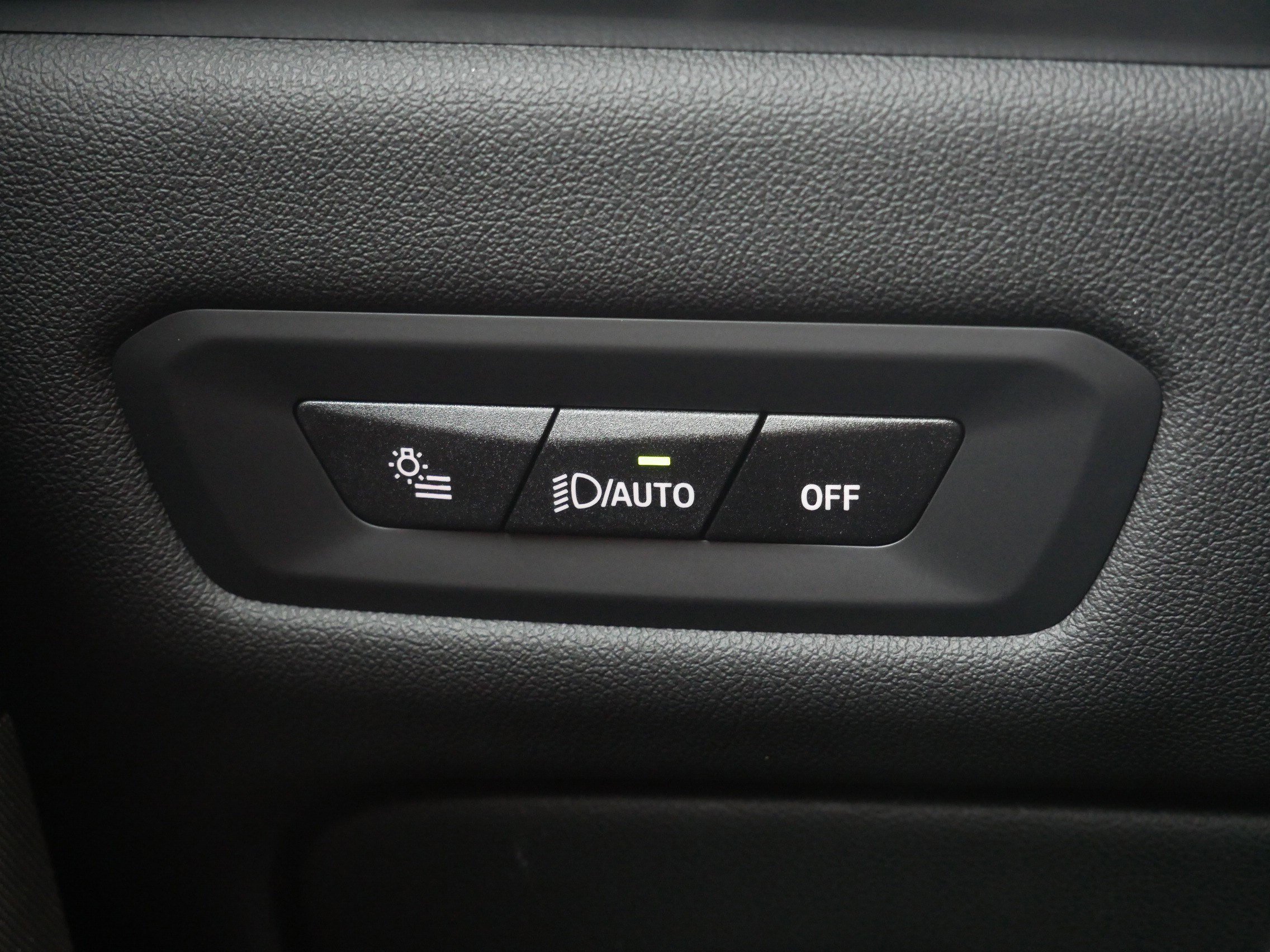 Used 2026 BMW X5 xDrive40i w/ M Sport Package image 26