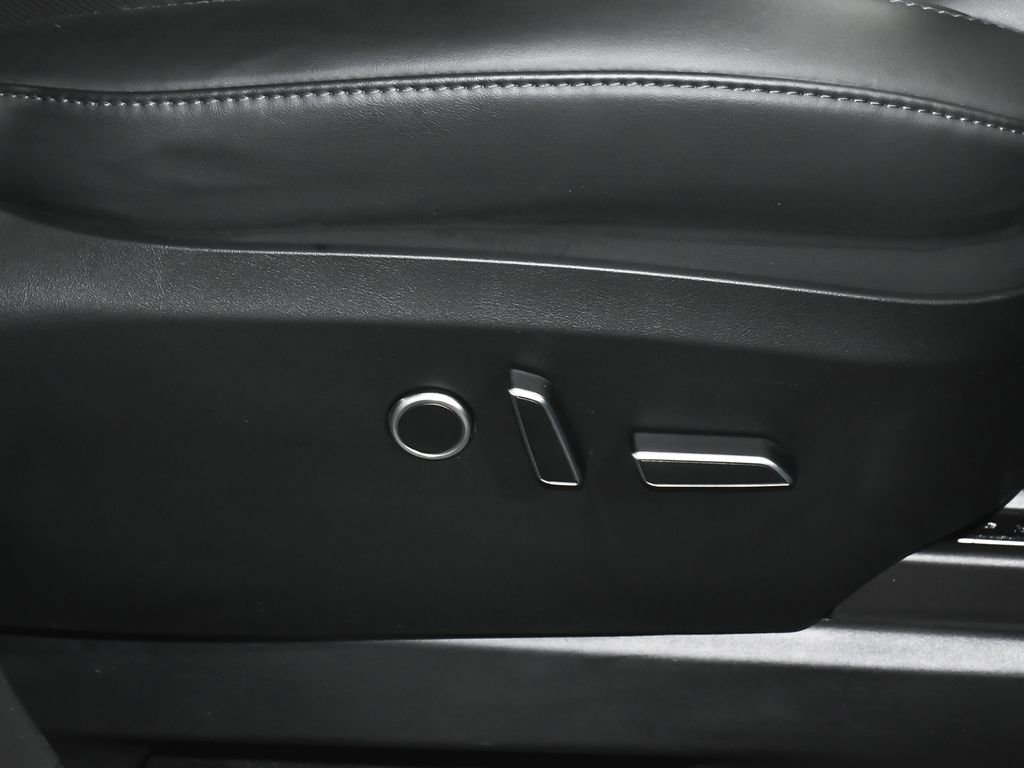 Used 2024 Tesla Model X image 51