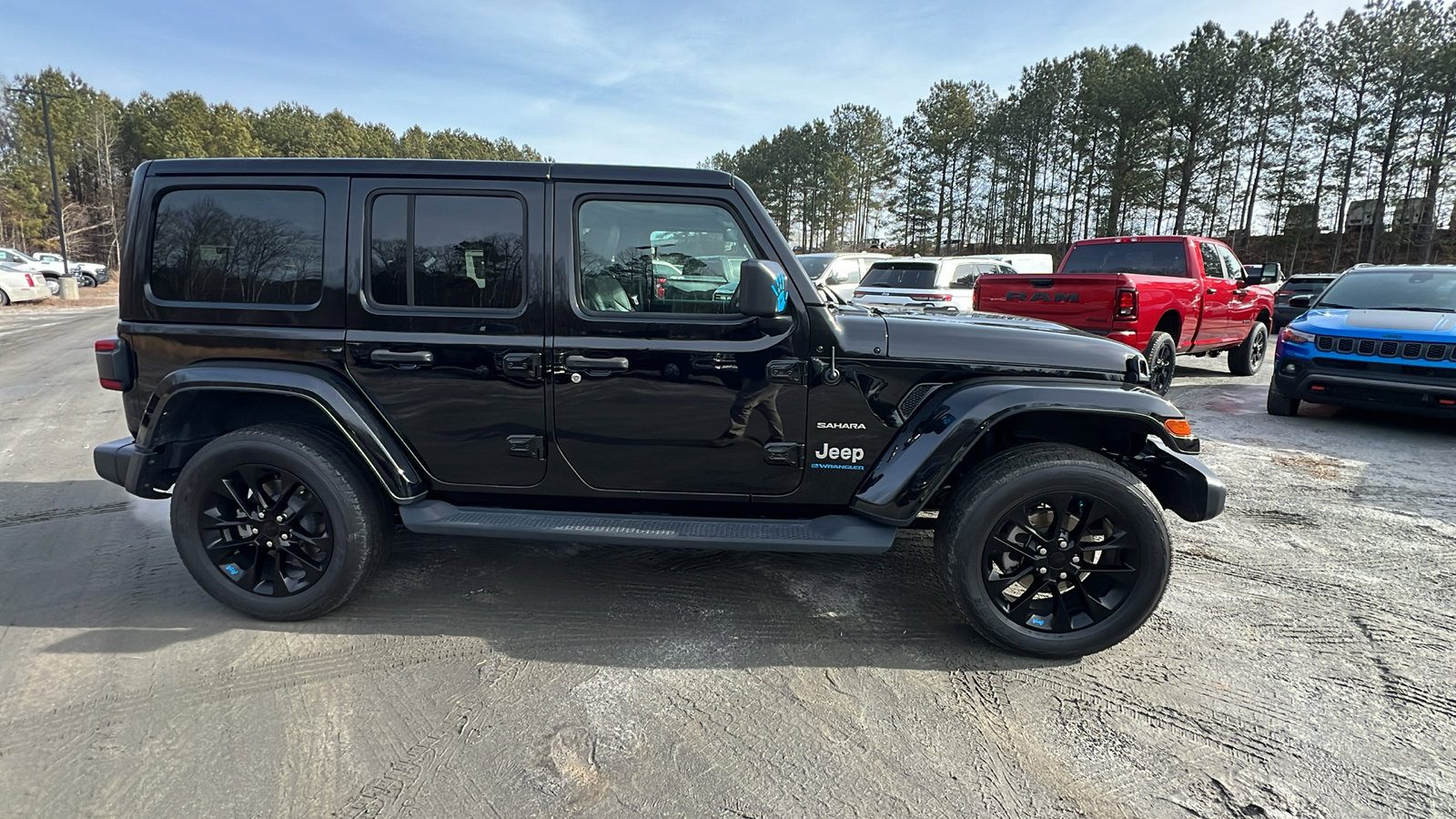 Used 2023 Jeep Wrangler Sahara w/ Cold Weather Group image 7