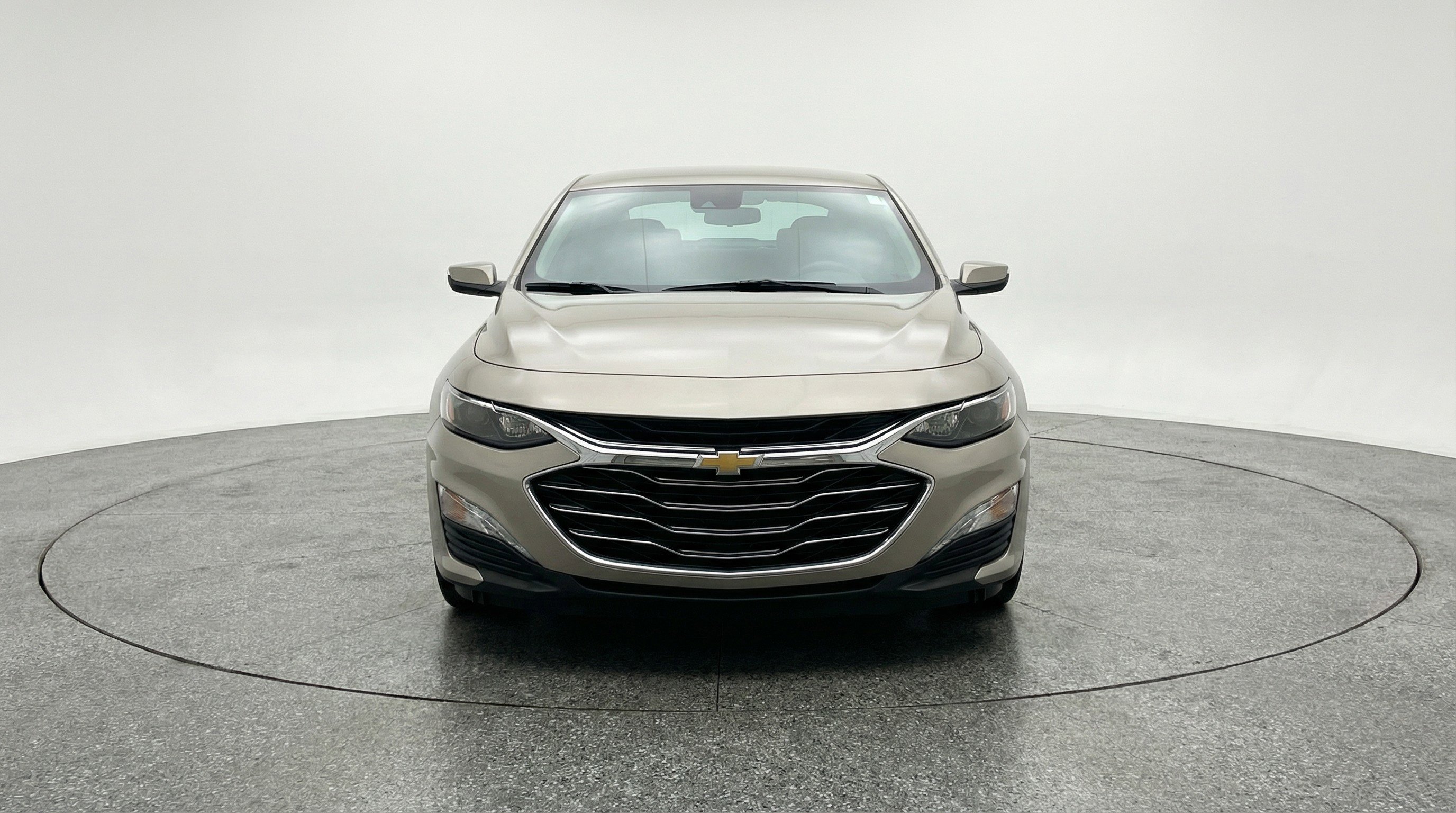 Used 2024 Chevrolet Malibu LT image 2