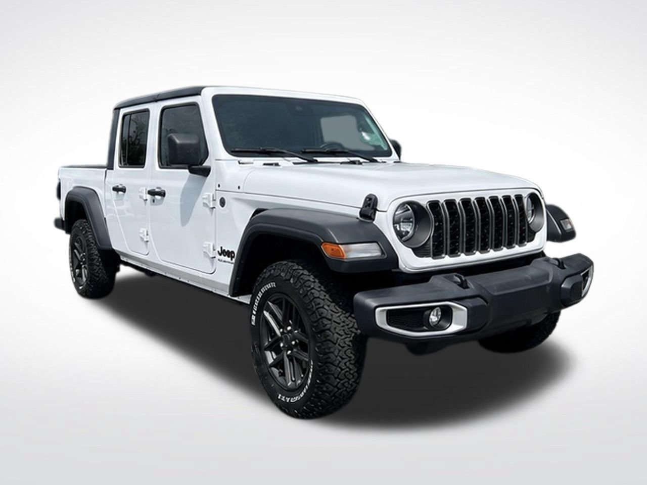 Used 2025 Jeep Gladiator Sport AWD/4WD image 7