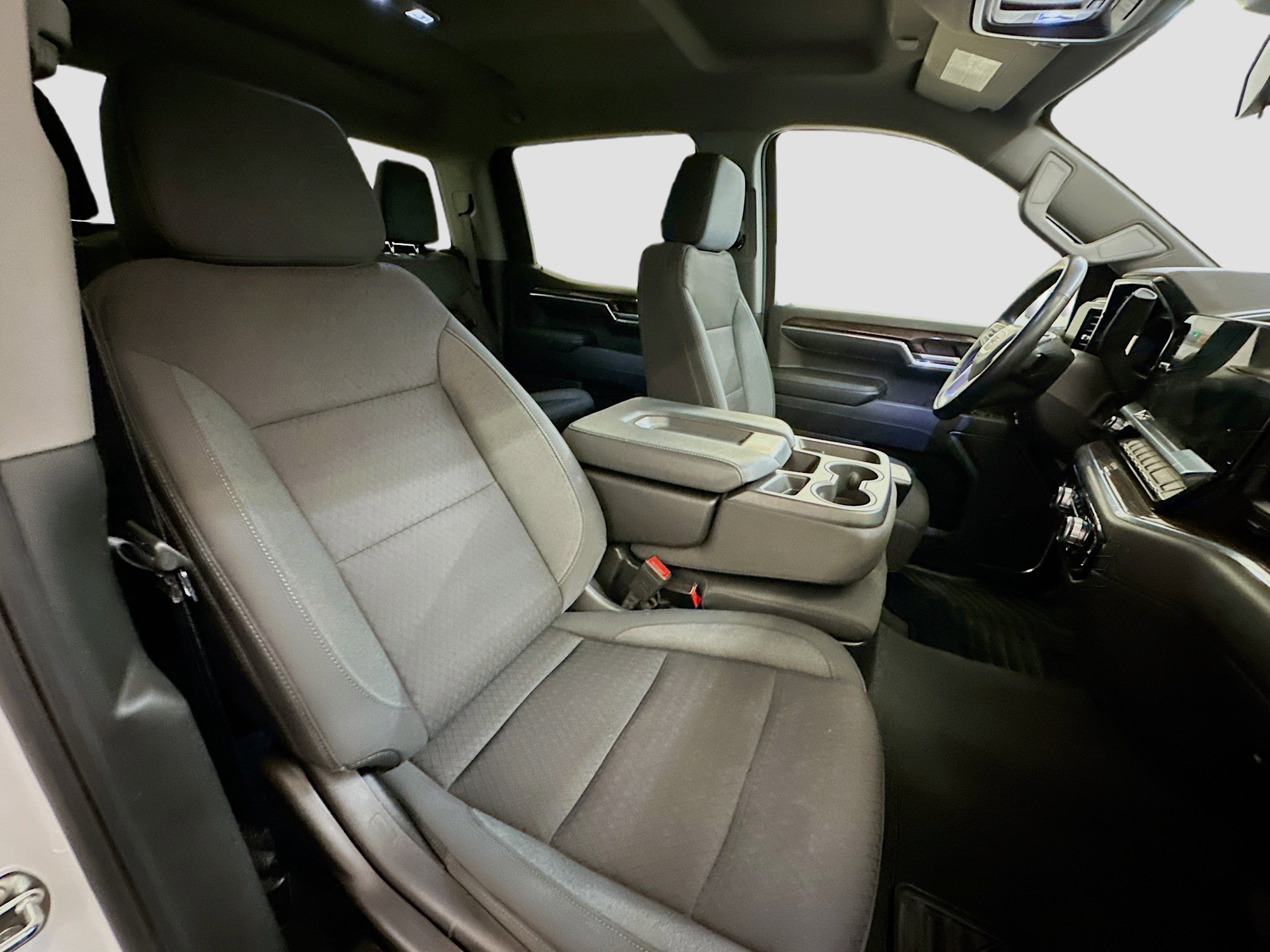 Used 2024 GMC Sierra 1500 Elevation image 32