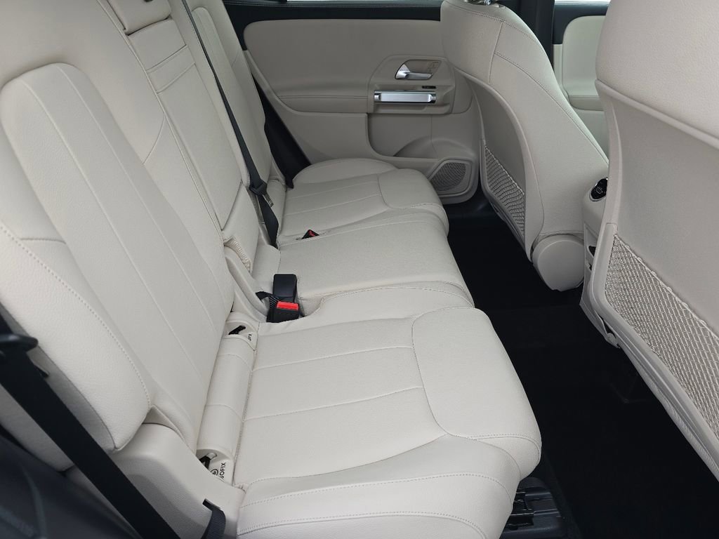 Certified 2025 Mercedes-Benz GLB 250 4MATIC image 17