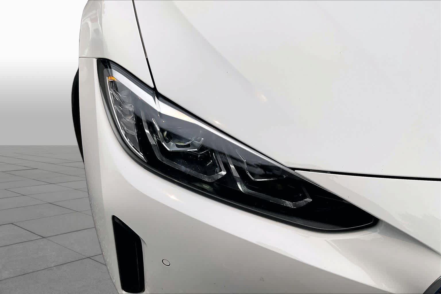 Used 2023 BMW i4 eDrive40 w/ Premium Package RWD image 28