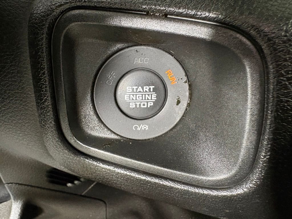 Used 2025 Jeep Wrangler Unlimited Sport AWD/4WD image 27