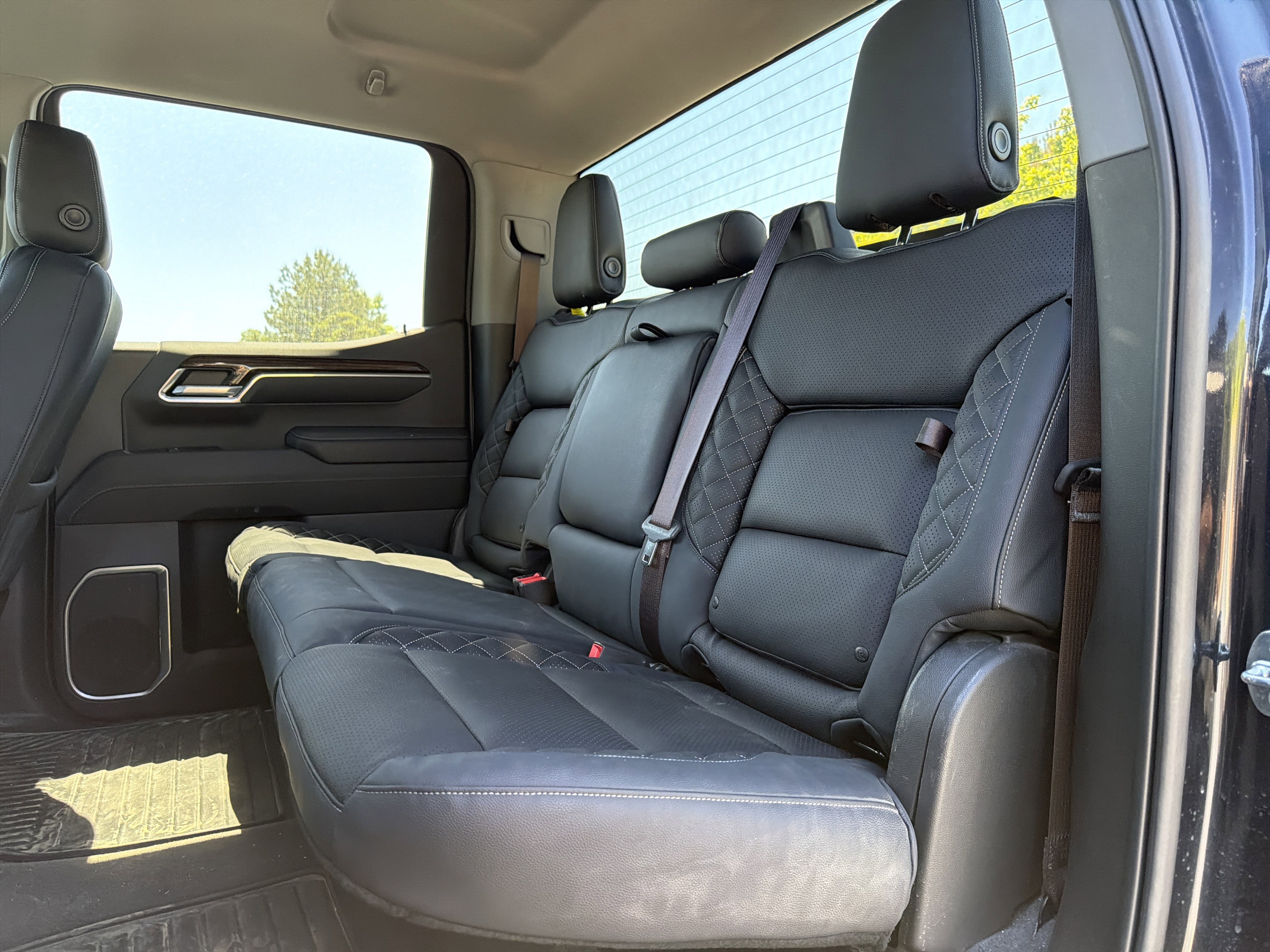 Used 2022 GMC Sierra 1500 Elevation w/ X31 Off-Road Package AWD/4WD image 8