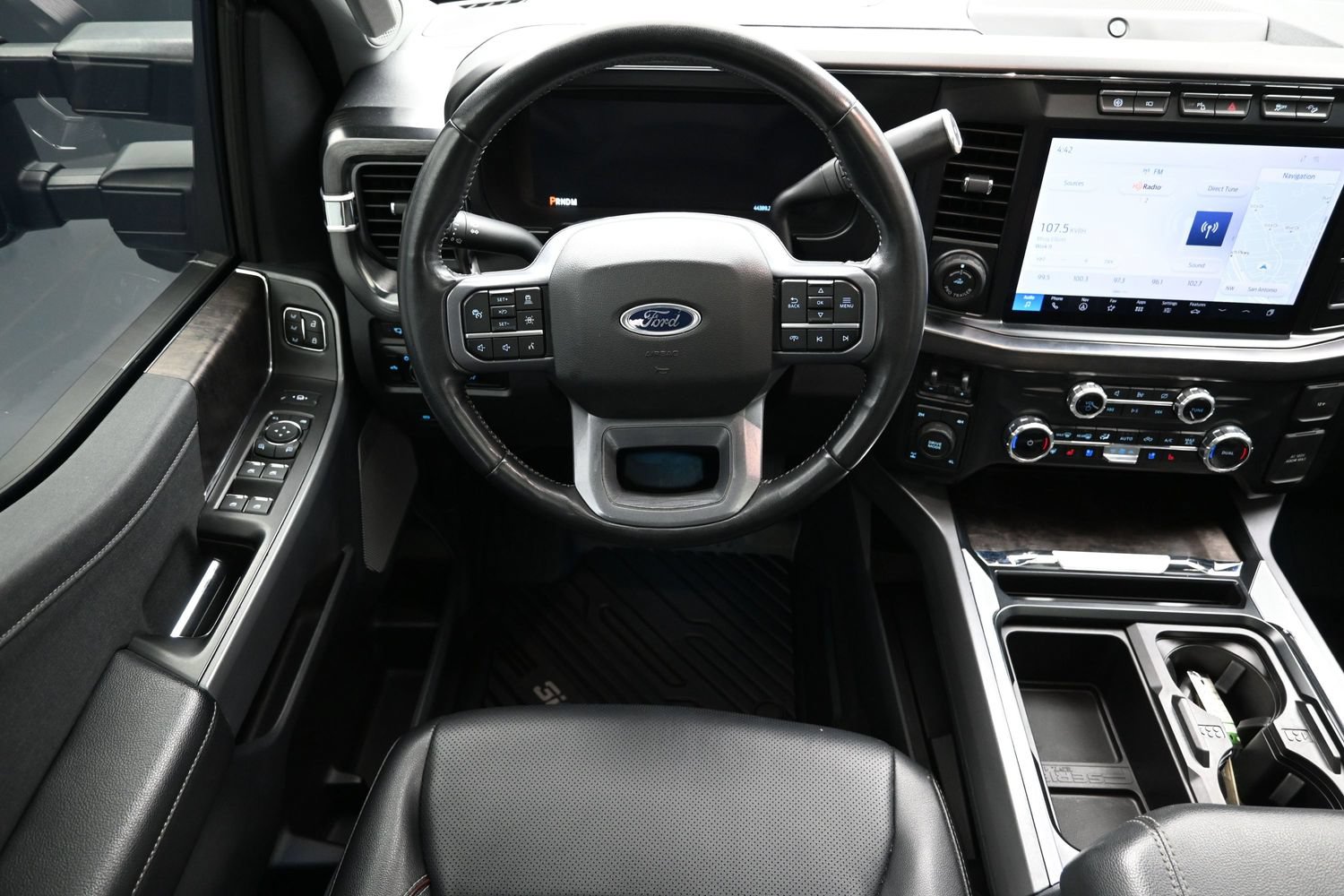 Used 2023 Ford F250 Lariat w/ Lariat Ultimate Package AWD/4WD image 26
