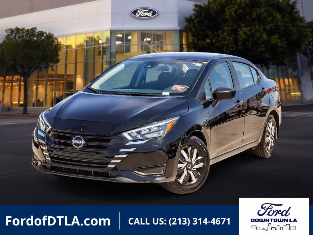 Used 2025 Nissan Versa S w/ Trunk Package