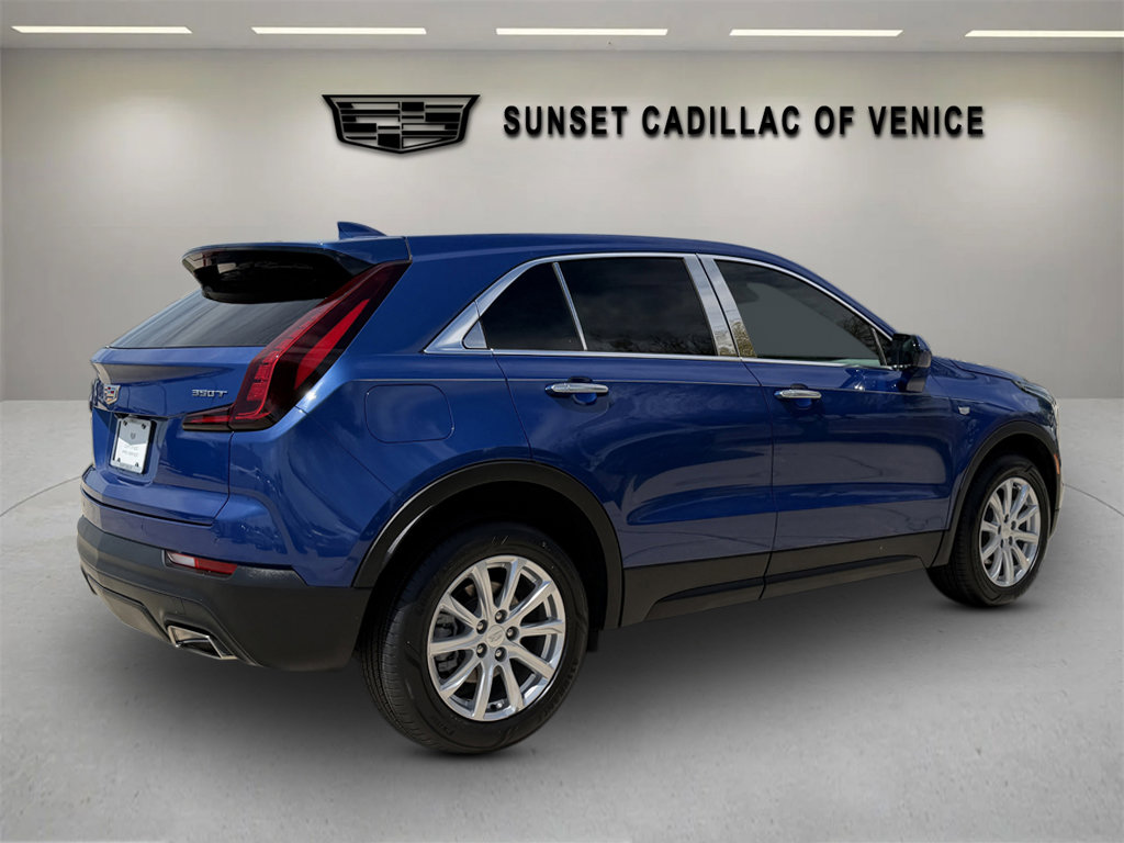 Certified 2023 Cadillac XT4 Luxury image 3