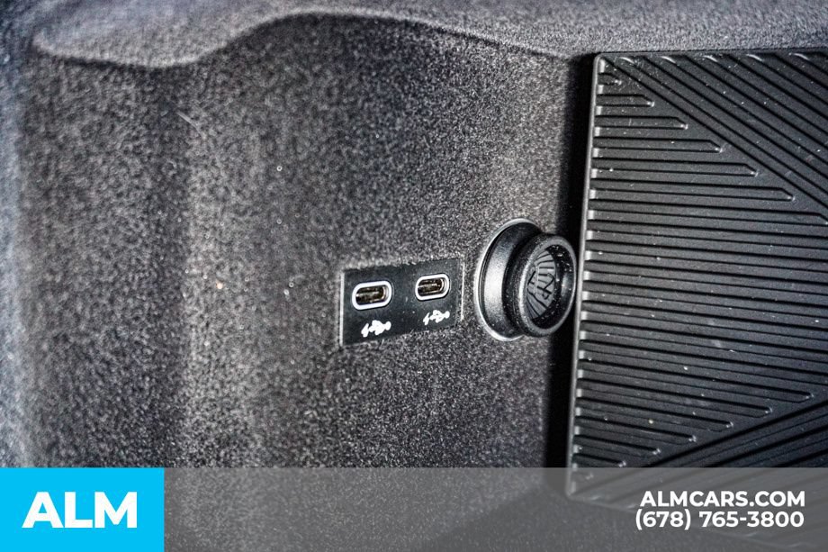Used 2025 BMW i7 eDrive50 w/ M Sport Package RWD image 49