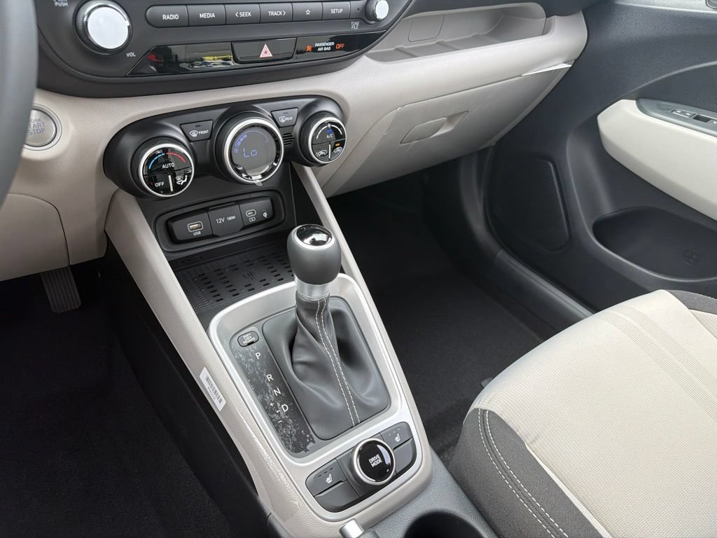 New 2026 Hyundai Venue SEL FWD image 26