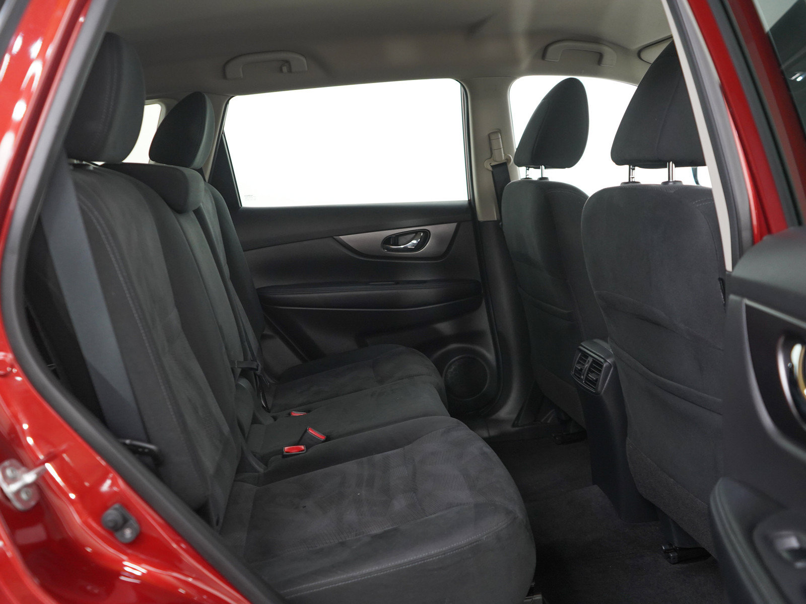 Used 2015 Nissan Rogue SV AWD/4WD image 12