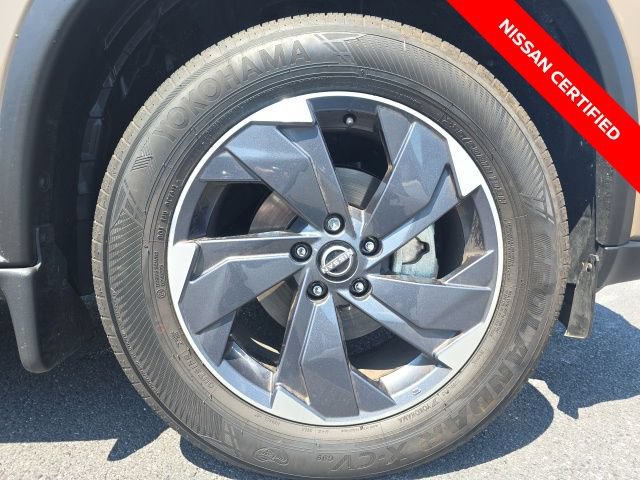 Certified 2024 Nissan Rogue SV w/ SV Premium Package AWD/4WD image 11