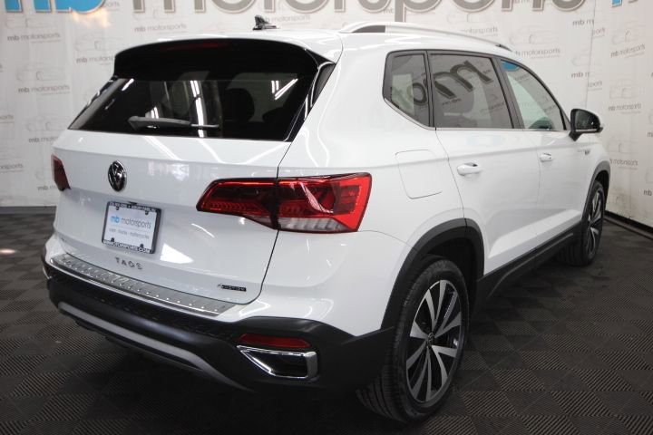 Used 2022 Volkswagen Taos SE w/ Panoramic Sunroof Package AWD/4WD image 6