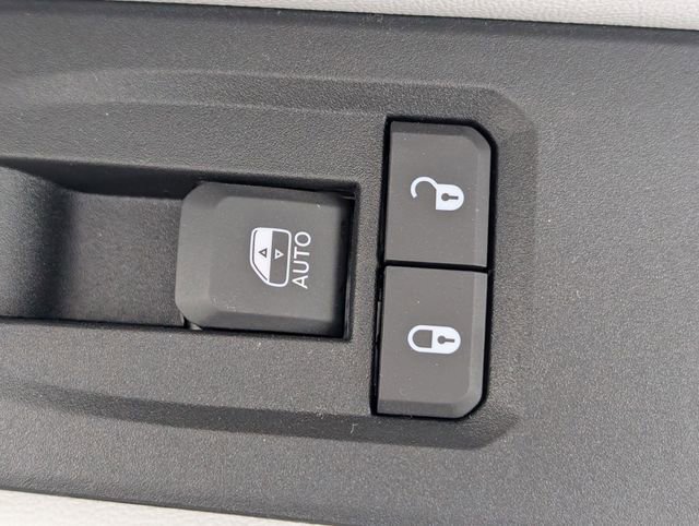 Used 2026 Jeep Cherokee Overland w/ Advanced Pro Tech Group AWD/4WD image 34