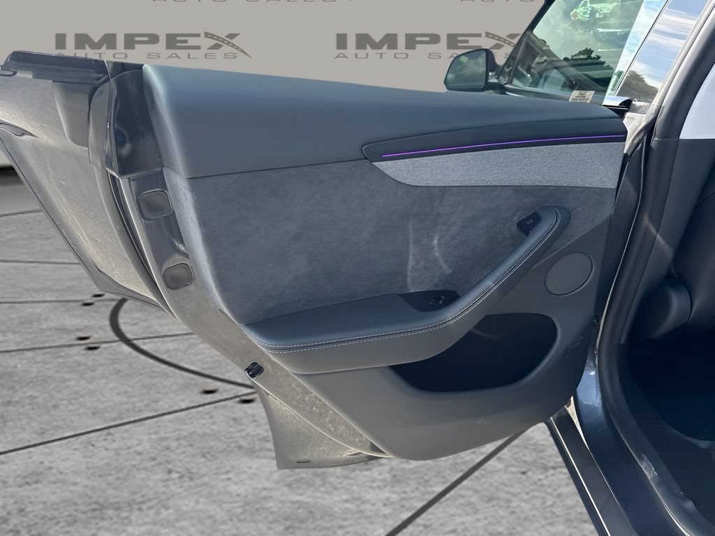 Used 2026 Tesla Model Y 2WD image 30