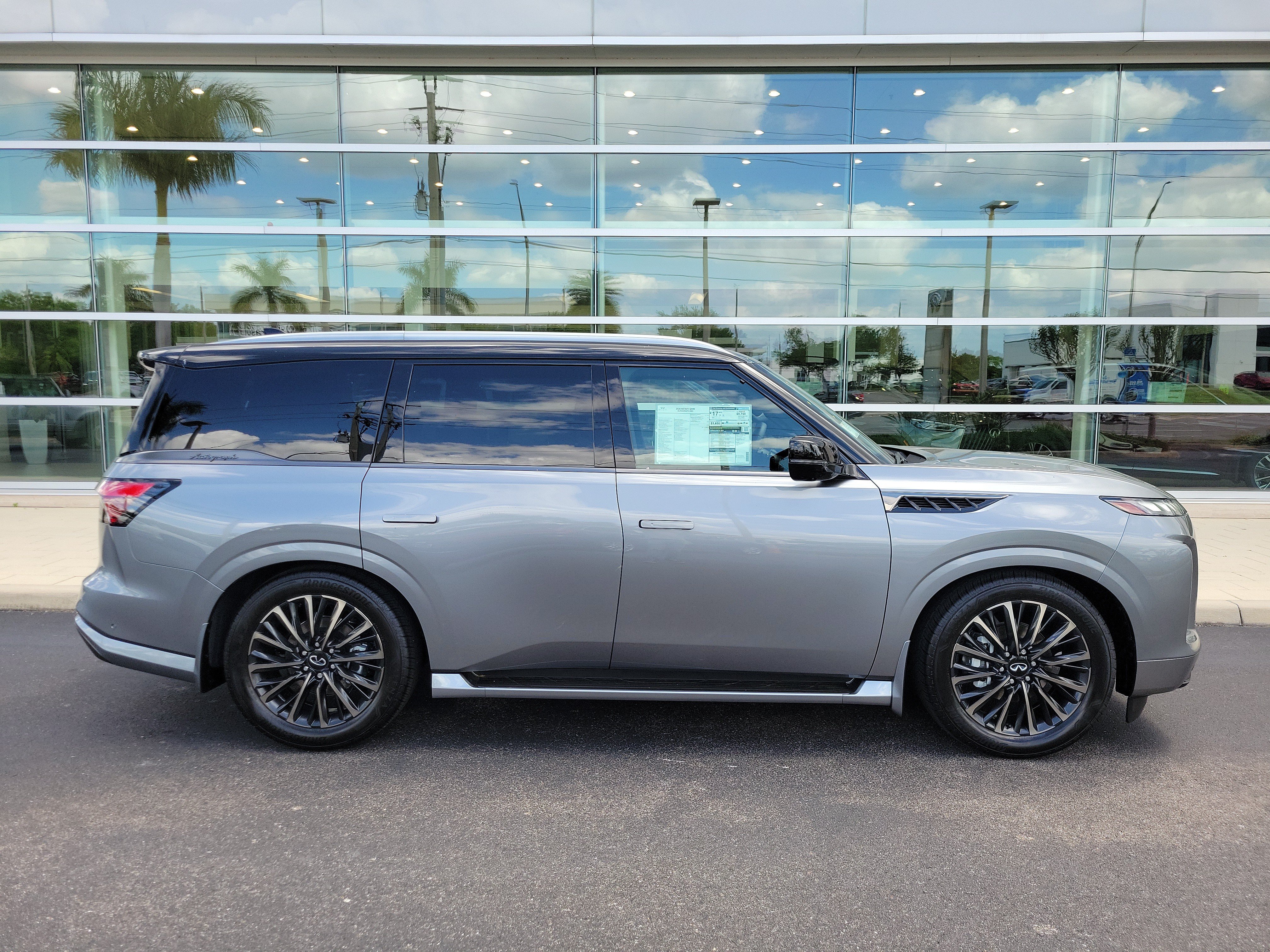 New 2026 INFINITI QX80 Autograph w/ Premium Cargo Package AWD/4WD image 3