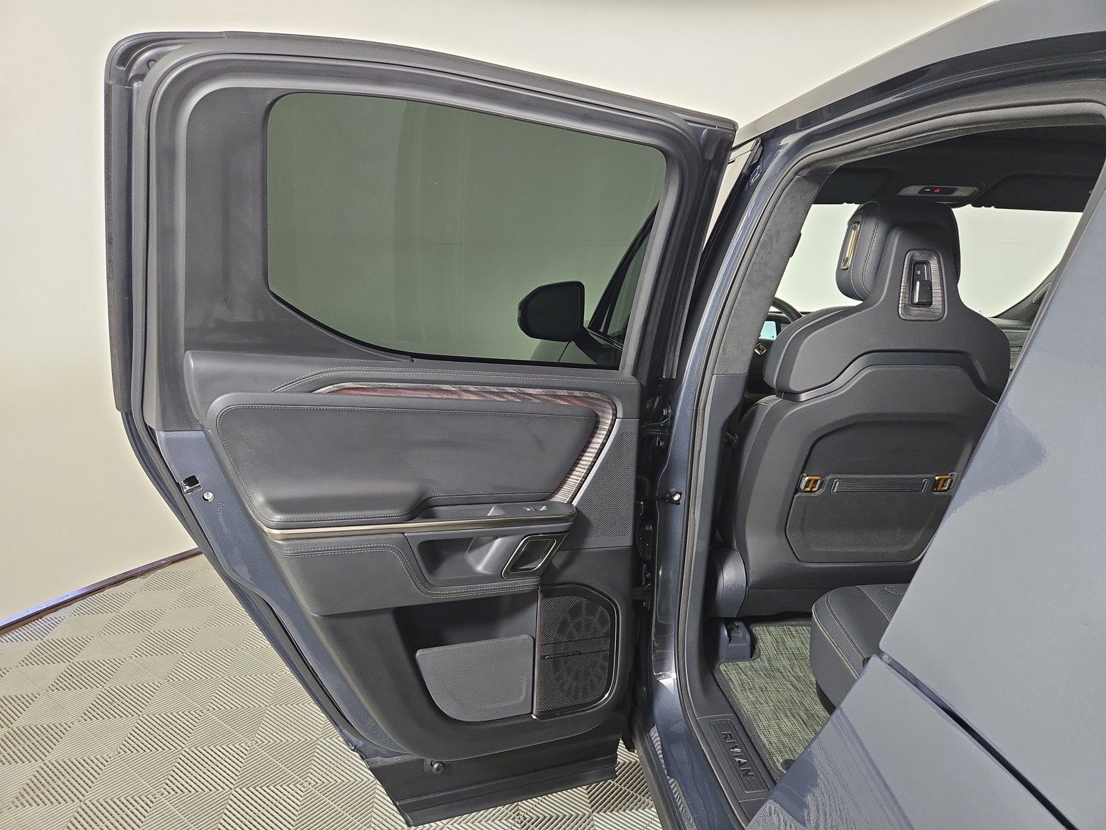 Used 2022 Rivian R1T Launch Edition image 17