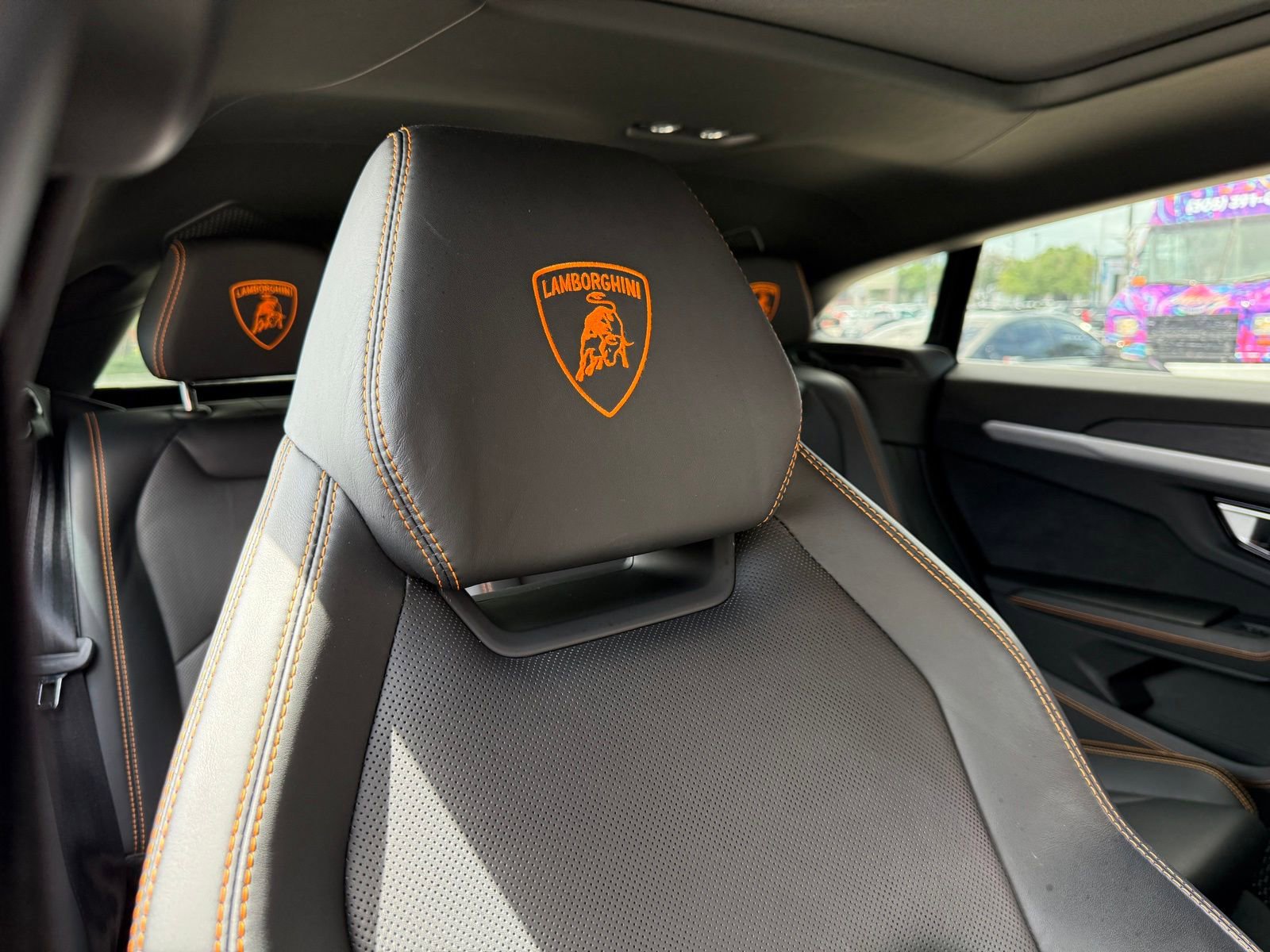 Used 2020 Lamborghini Urus AWD/4WD image 36