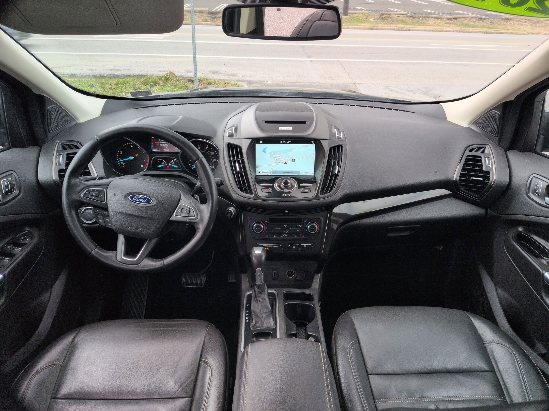 Used 2017 Ford Escape Titanium image 9