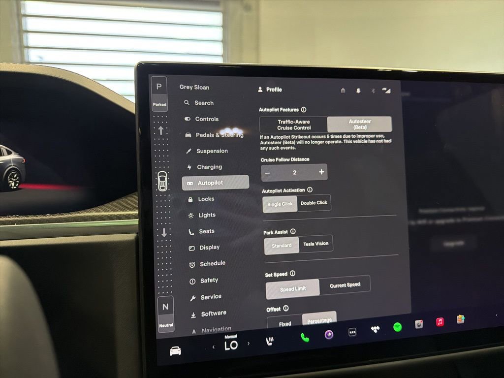 Used 2022 Tesla Model X Plaid image 24