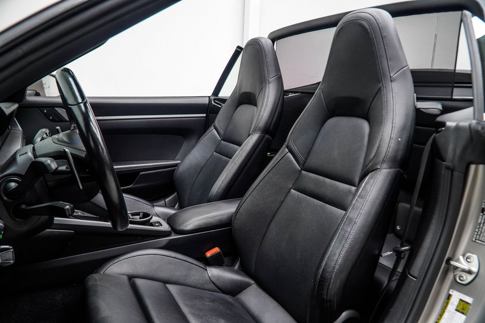 Used 2022 Porsche 911 Carrera w/ Premium Package RWD image 39