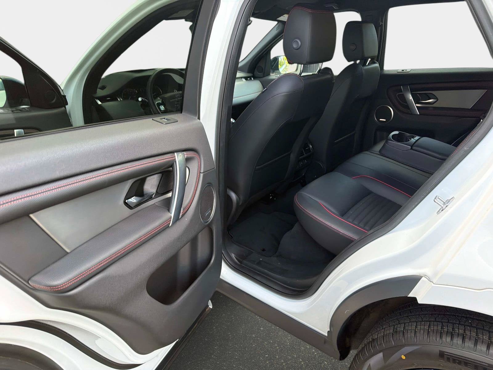 Used 2023 Land Rover Discovery Sport SE R-Dynamic AWD/4WD image 12