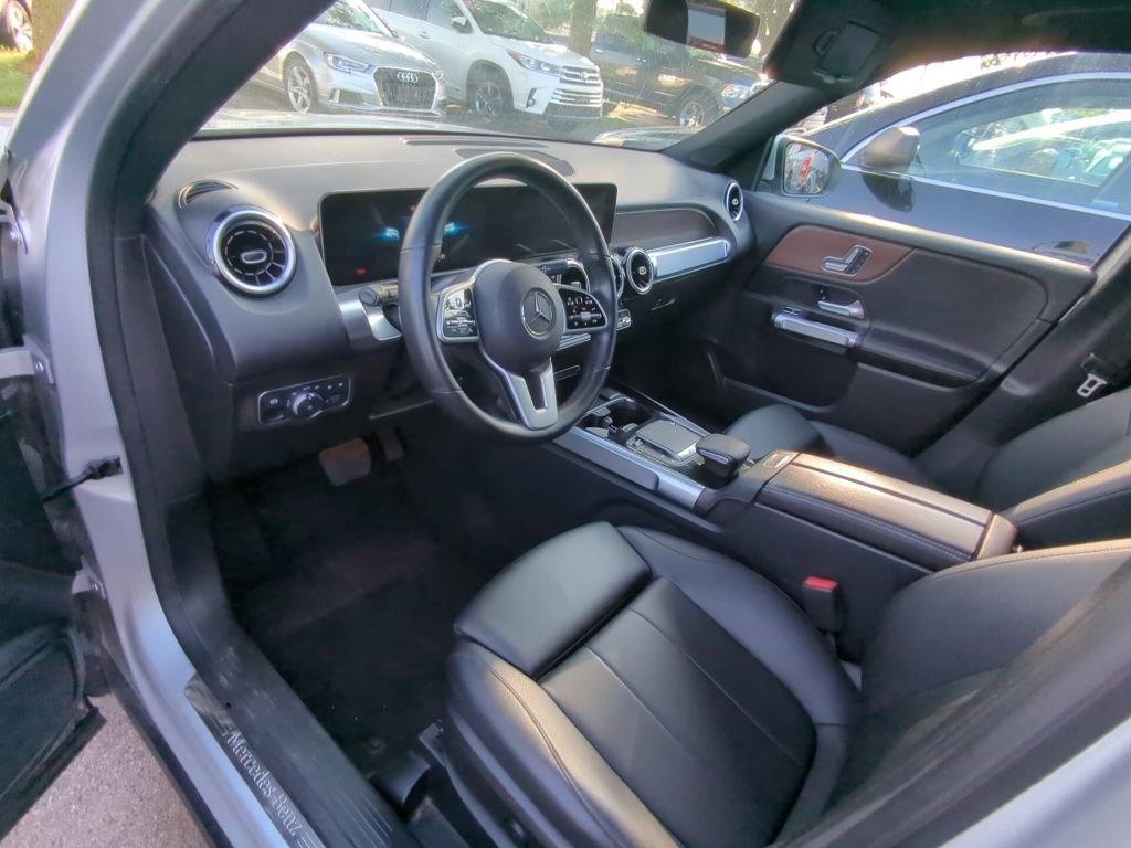 Used 2021 Mercedes-Benz GLB 250 w/ Premium Package image 7