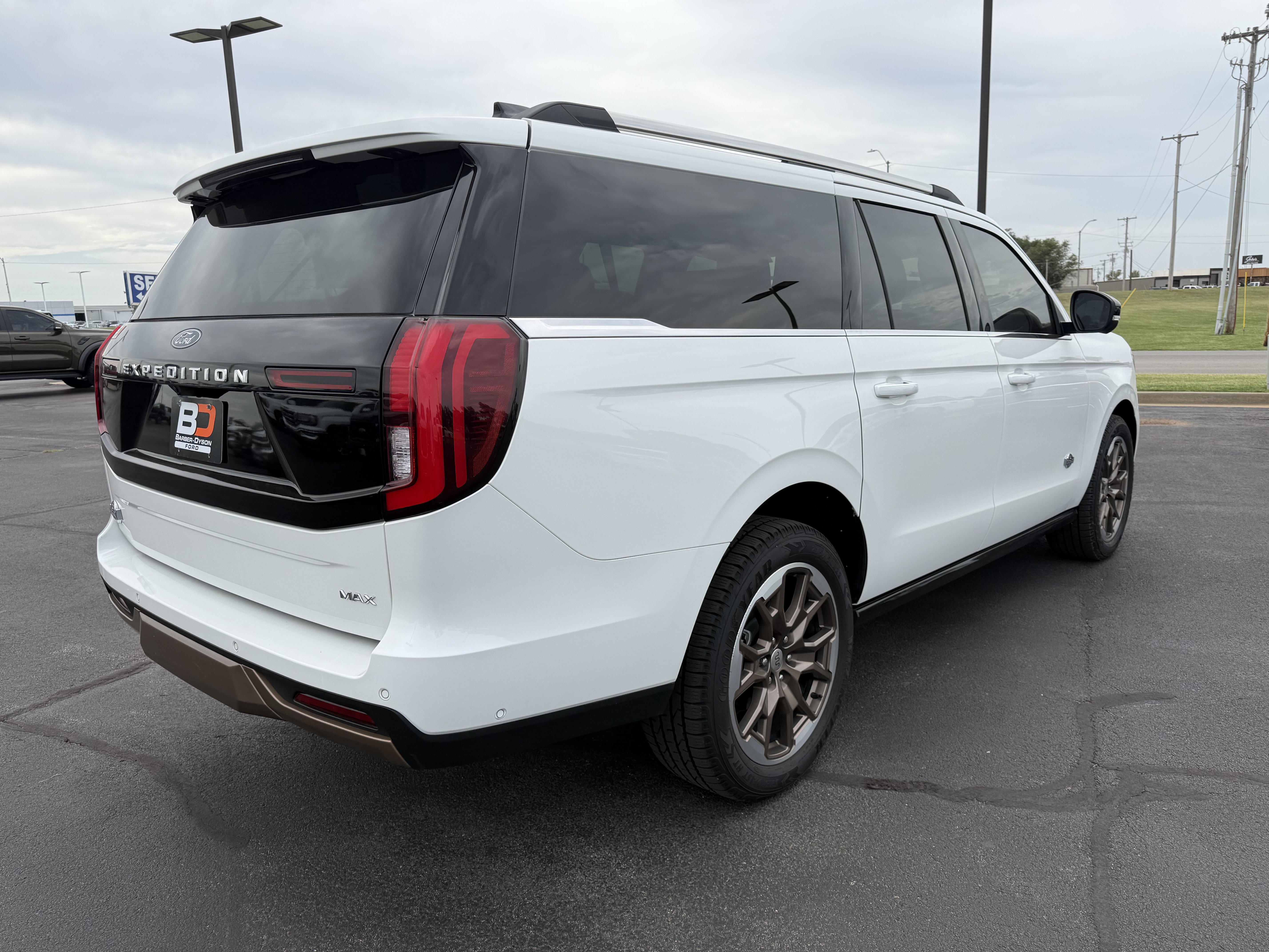 Used 2025 Ford Expedition Max King Ranch AWD/4WD image 3