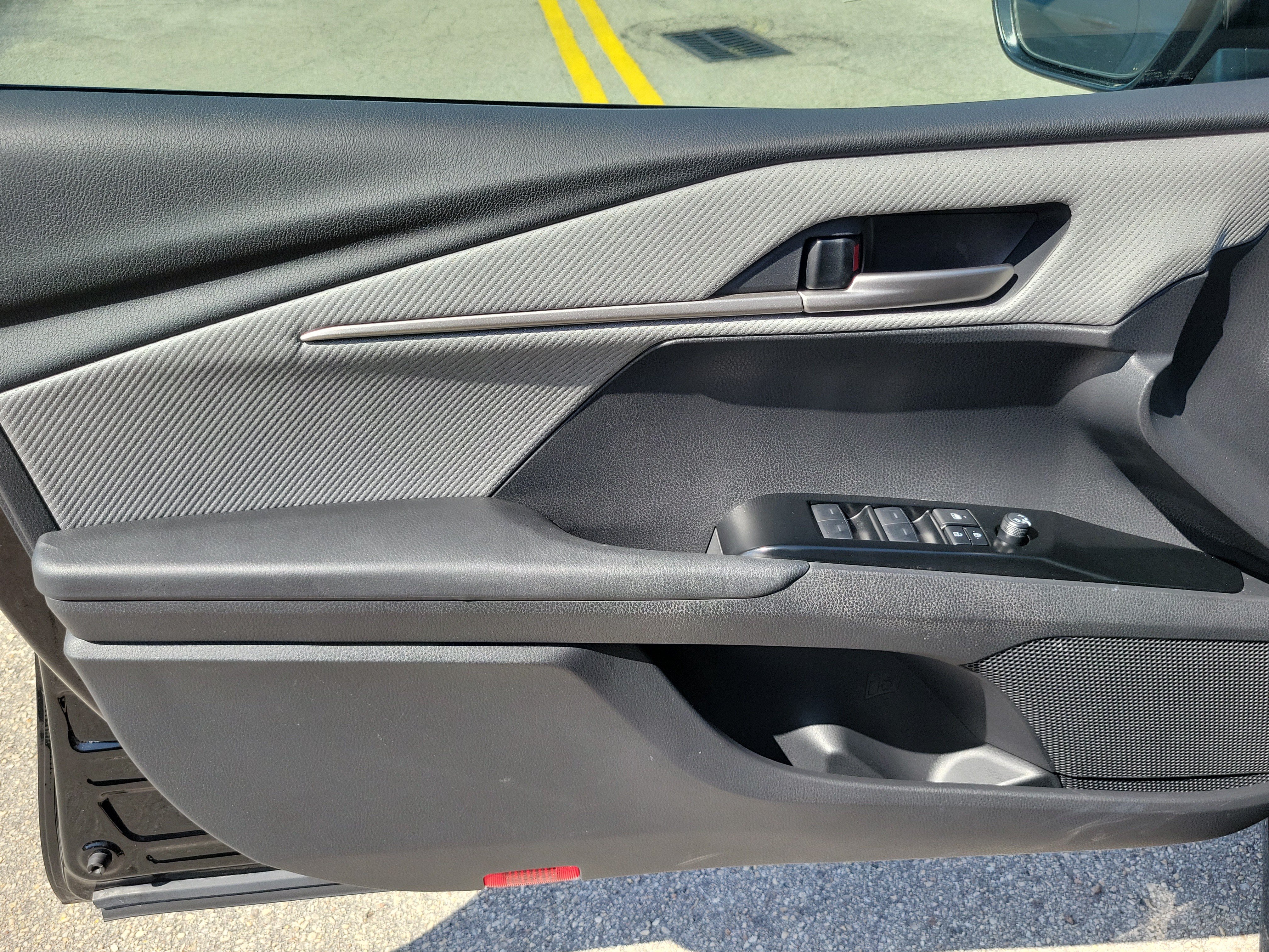 Used 2025 Toyota Camry SE FWD image 20