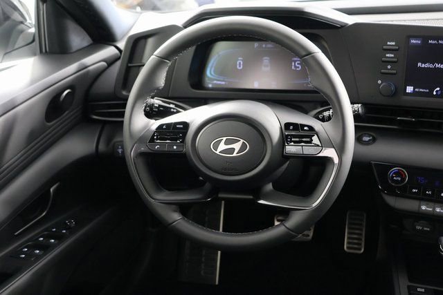 Used 2025 Hyundai Elantra Sport image 10