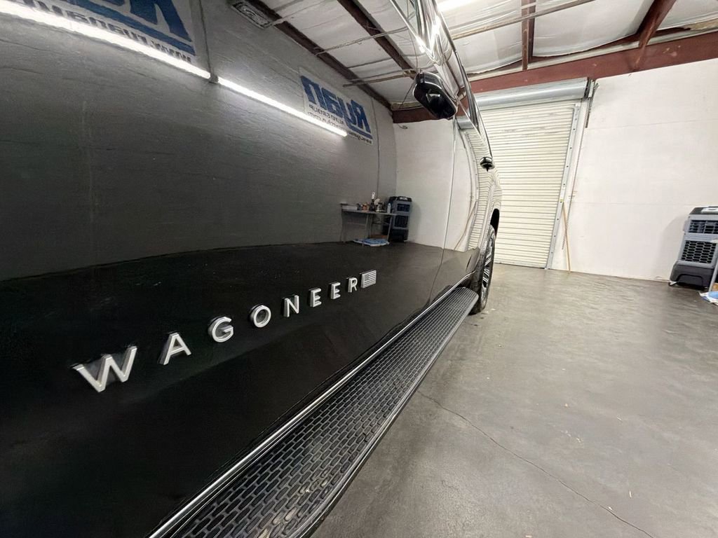 Used 2024 Jeep Wagoneer L Series II RWD image 32