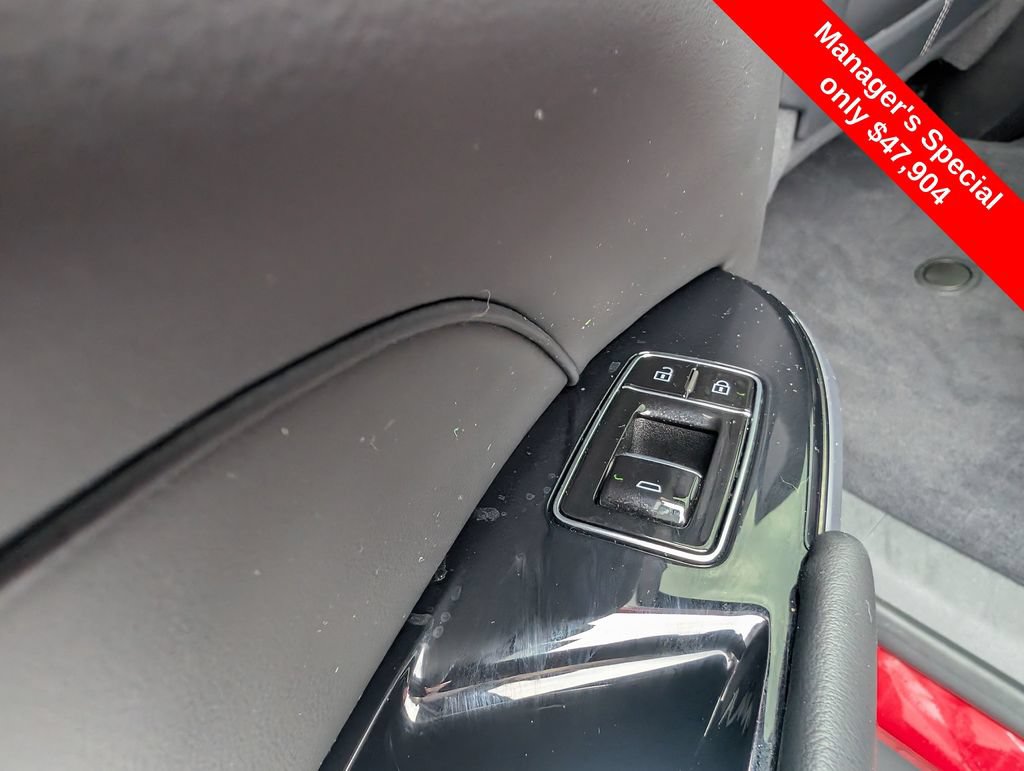 Used 2025 Cadillac Lyriq Luxury w/ LPO, Floor Liner Package AWD/4WD image 12