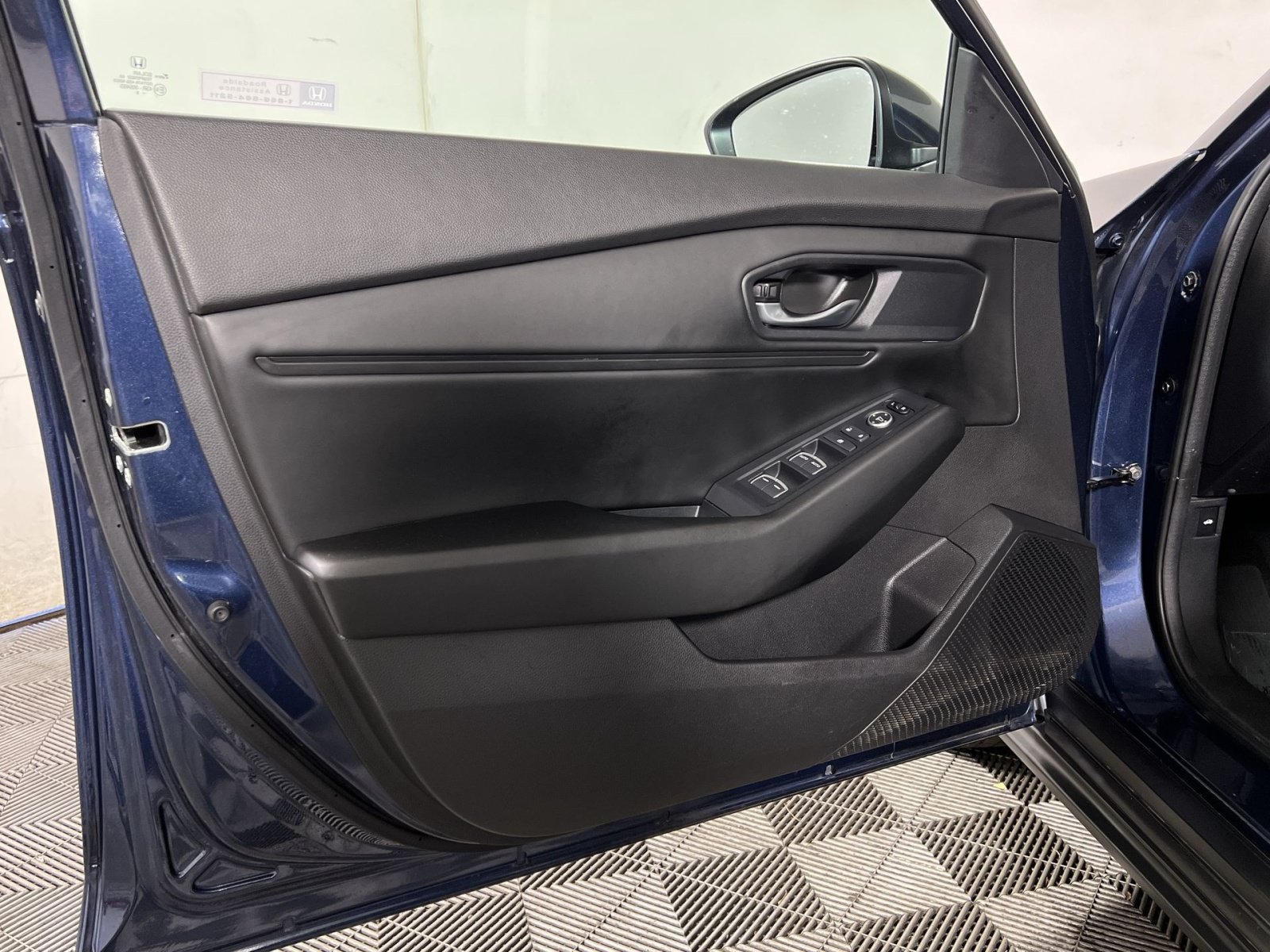 Used 2023 Honda Accord EX image 14