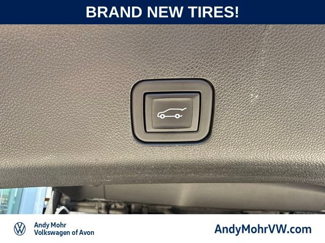 Used 2023 Chevrolet Tahoe Premier AWD/4WD image 10
