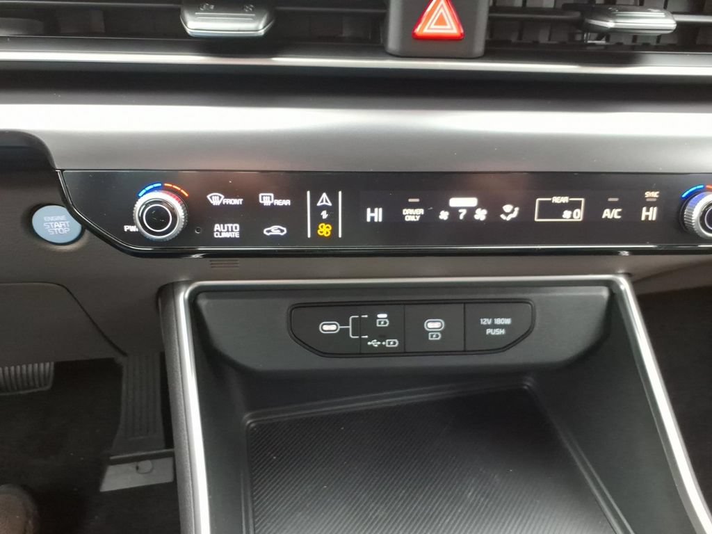 New 2026 Kia Carnival LXS FWD image 17