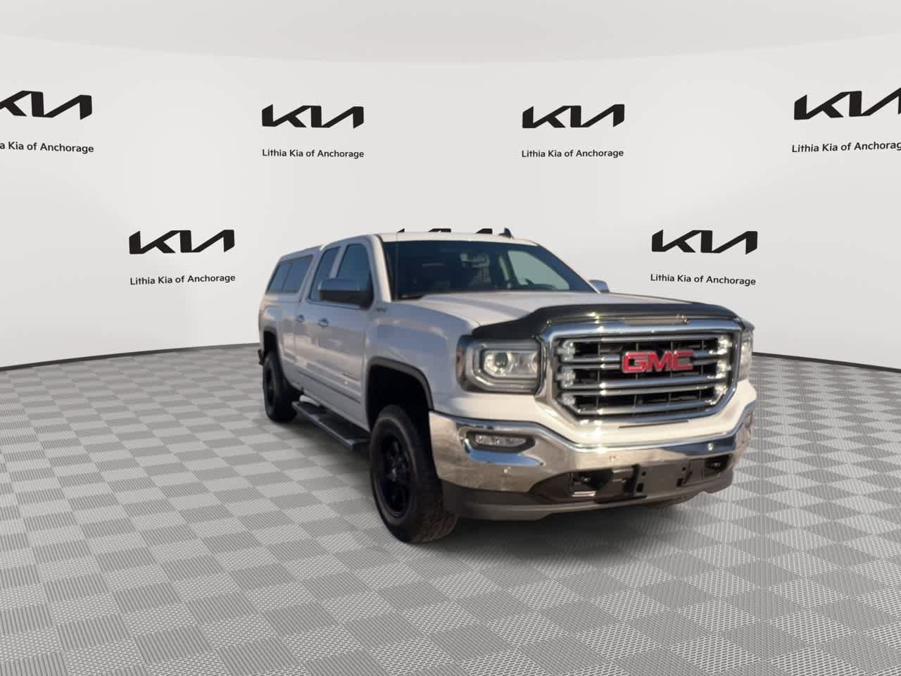 Used 2017 GMC Sierra 1500 SLT w/ SLT Preferred Package image 4