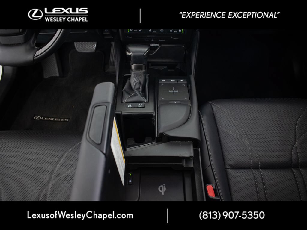Used 2021 Lexus ES 300h Ultra Luxury w/ Accessory Package 2 FWD image 33