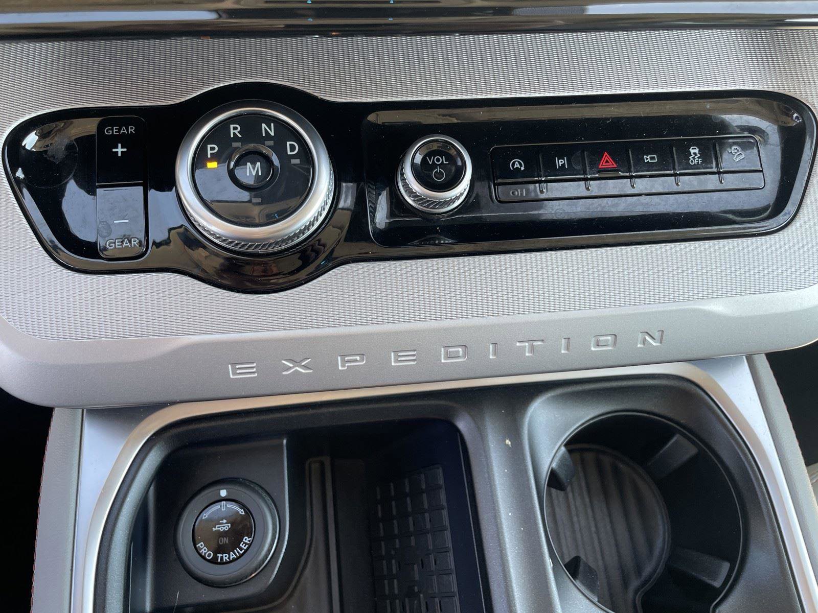 Used 2025 Ford Expedition Active image 22