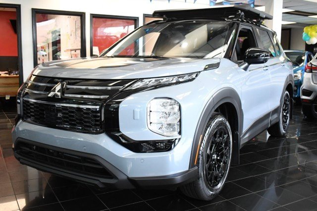 New 2026 Mitsubishi Outlander AWD image 1