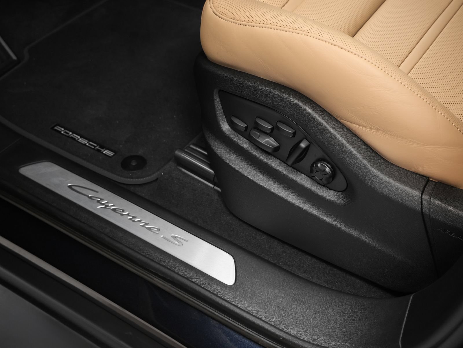 New 2026 Porsche Cayenne S AWD/4WD image 31