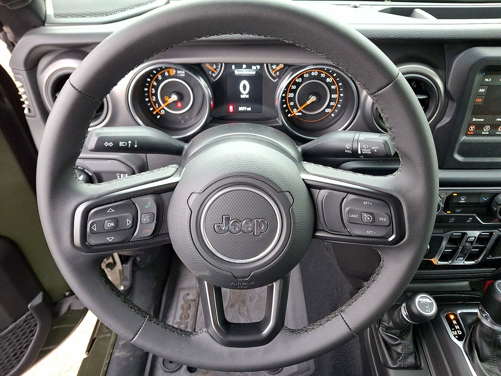 New 2023 Jeep Gladiator Sport AWD/4WD image 17