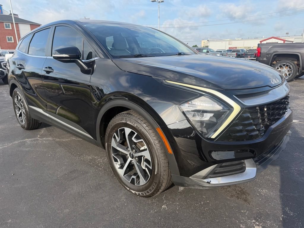 Used 2023 Kia Sportage EX FWD image 3