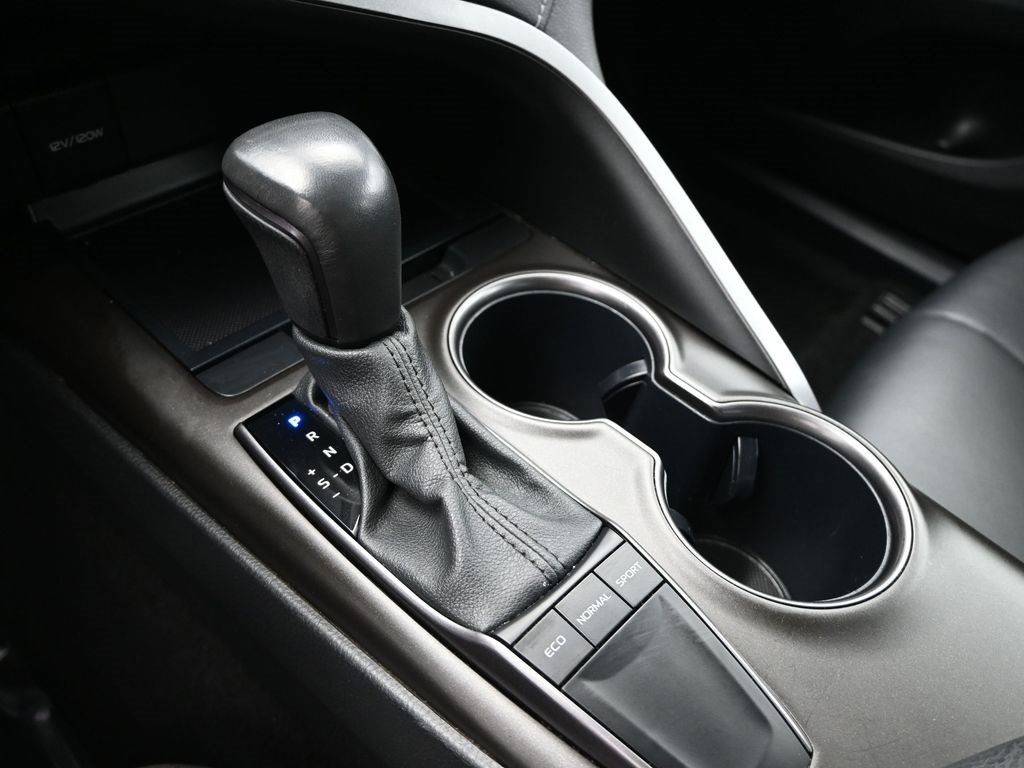 Used 2024 Toyota Camry SE image 13