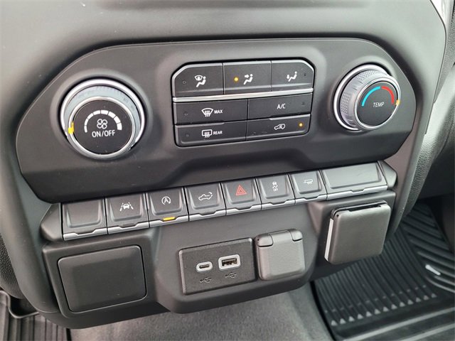 Used 2022 Chevrolet Silverado 1500 Custom image 18