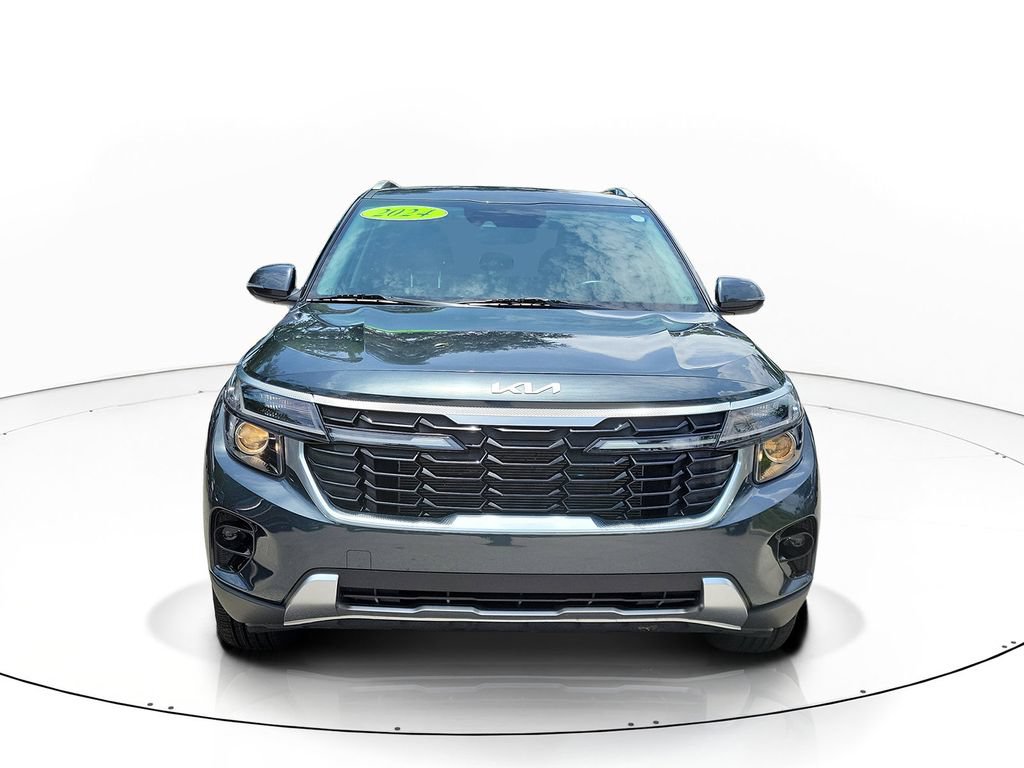 Certified 2024 Kia Seltos EX FWD image 2