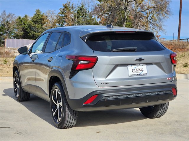 Certified 2024 Chevrolet Trax RS w/ Driver Confidence Package image 8
