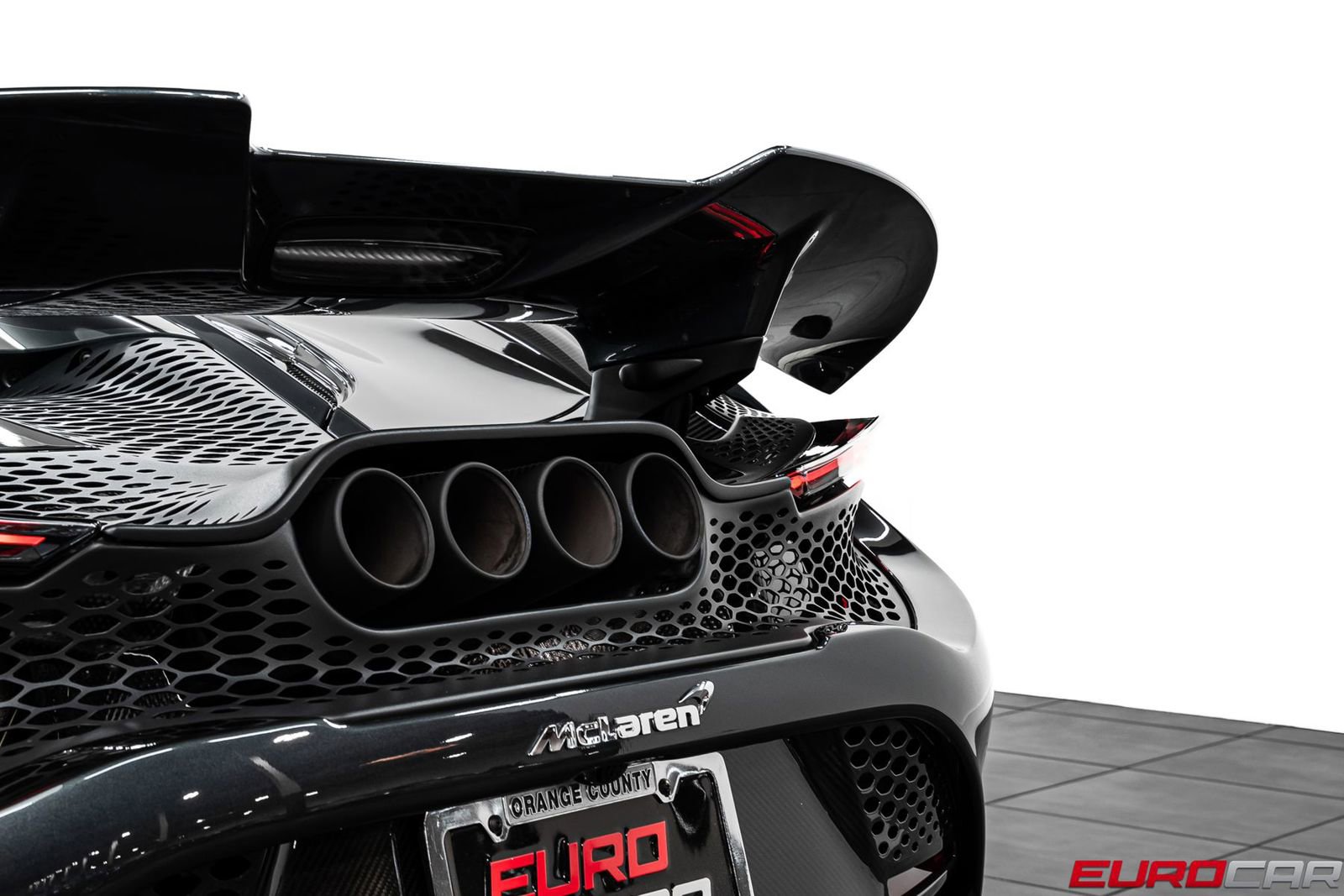 Used 2021 McLaren 765LT RWD image 29