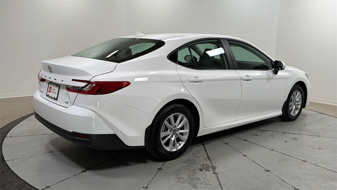 Used 2026 Toyota Camry LE w/ Convenience Package image 5